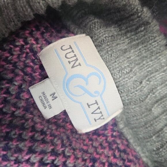 Jun & Ivy Plaid Knit Sweater – Women’s Size Medium – Gray & Pink – Crew Neck - Picture 7 of 7